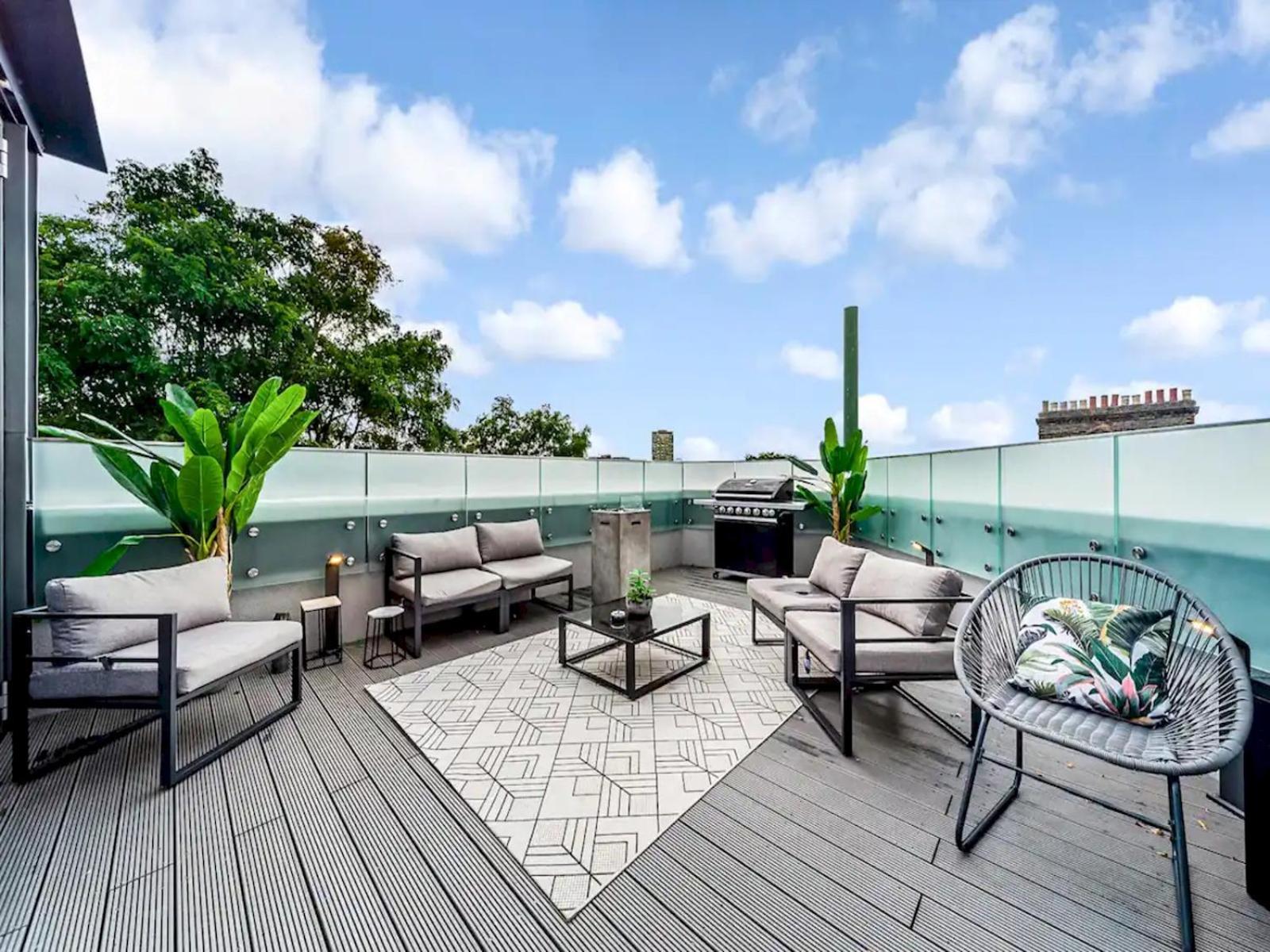 Pass The Keys Penthouse Oasis In Trendy Fulham Apartment London Exterior photo